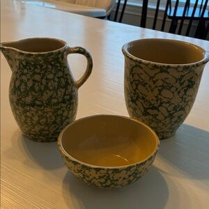 Green and tan Ceramic Art Set